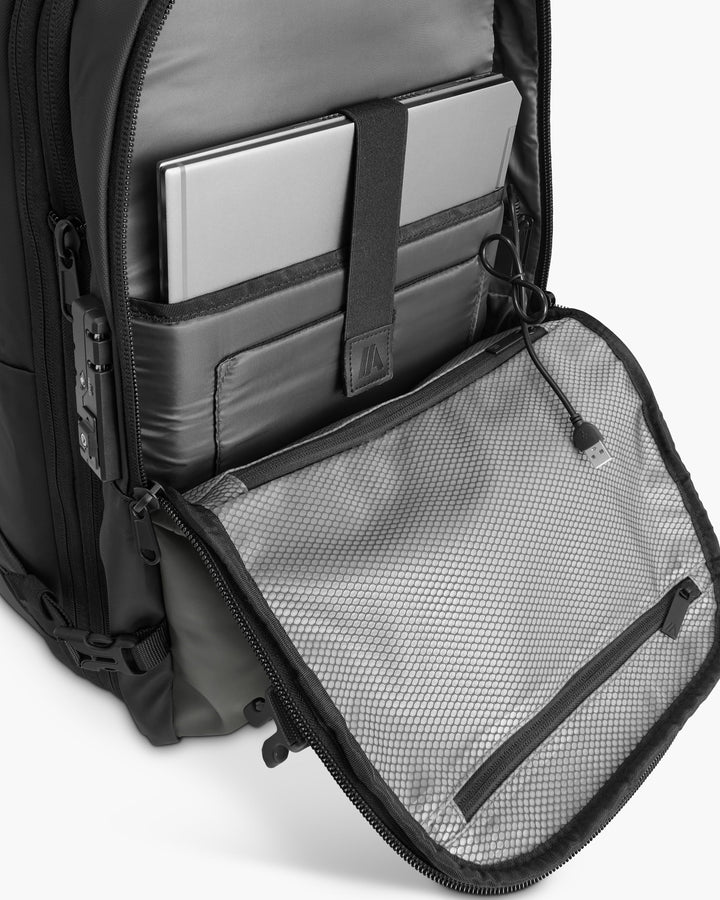 MAX (Carry-On)