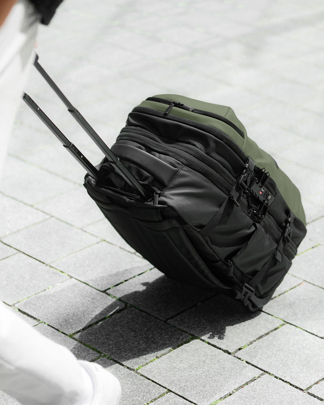 MAX (Carry-On)